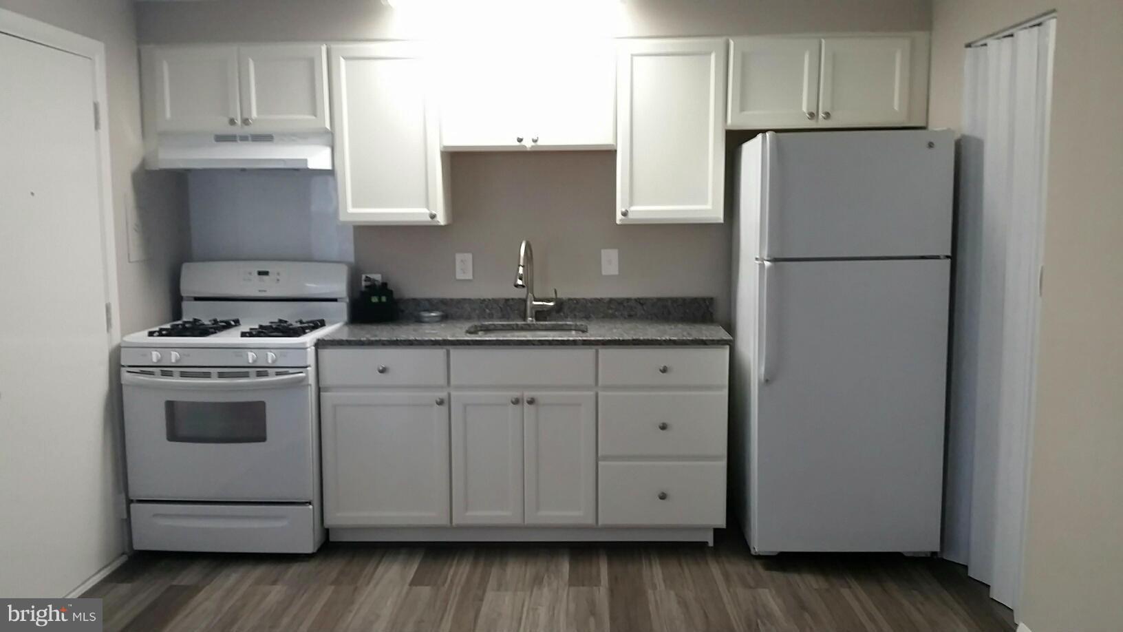 DUTCH GLEN CONDO - Residential Lease