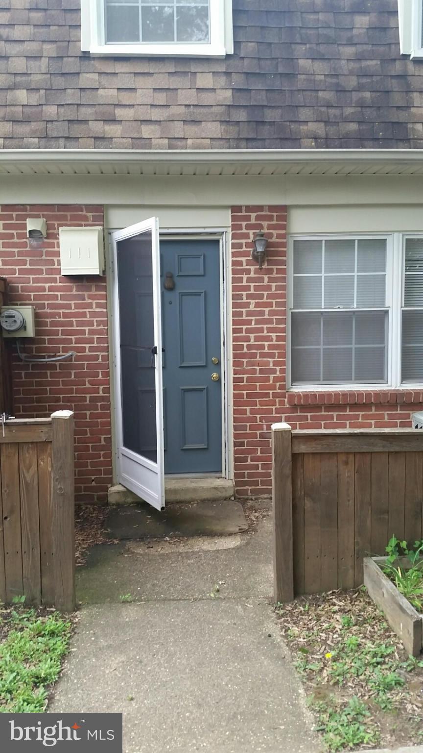 DUTCH GLEN CONDO - Residential Lease