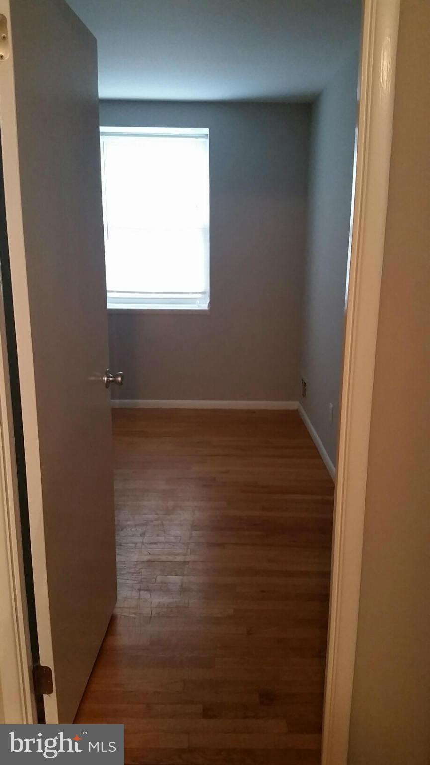 DUTCH GLEN CONDO - Residential Lease