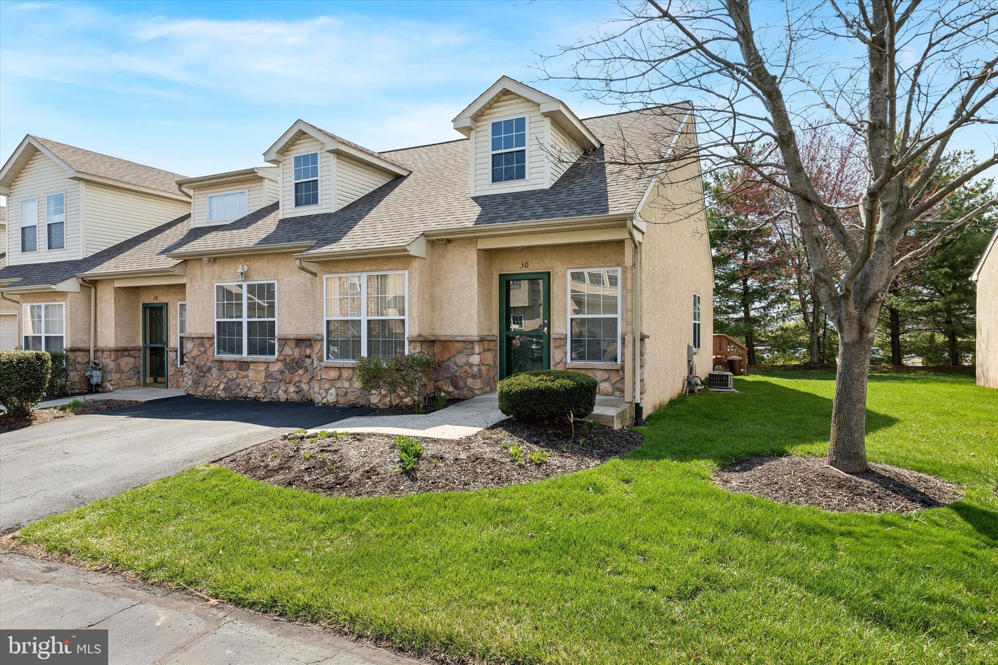 STUARTS KEEP - Residential