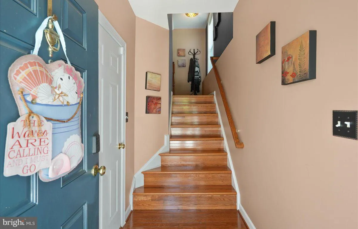 Lorton, Virginia 22079, United States, 3 Bedrooms Bedrooms, ,4 BathroomsBathrooms,Residential,Pending,203503