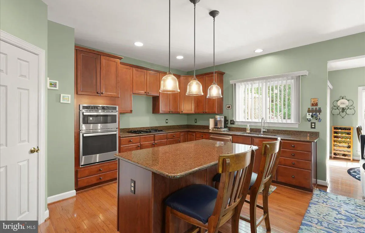 Lorton, Virginia 22079, United States, 3 Bedrooms Bedrooms, ,4 BathroomsBathrooms,Residential,Pending,203503