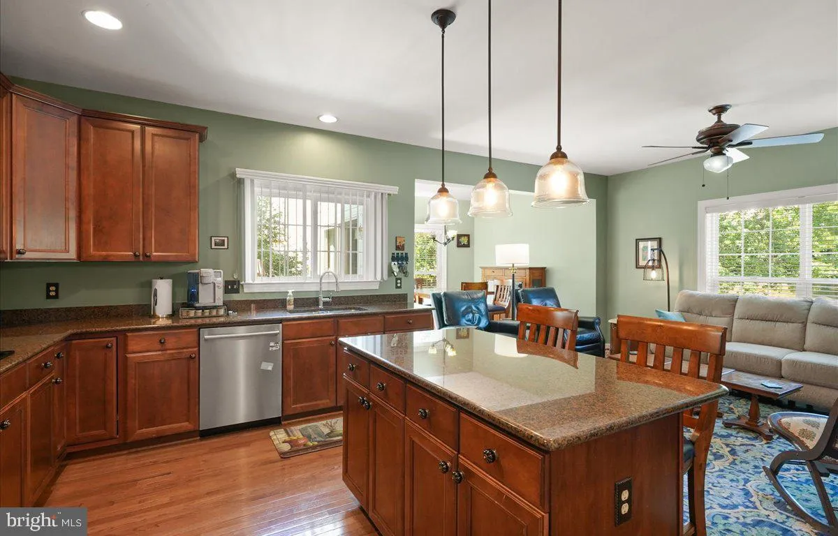 Lorton, Virginia 22079, United States, 3 Bedrooms Bedrooms, ,4 BathroomsBathrooms,Residential,Pending,203503