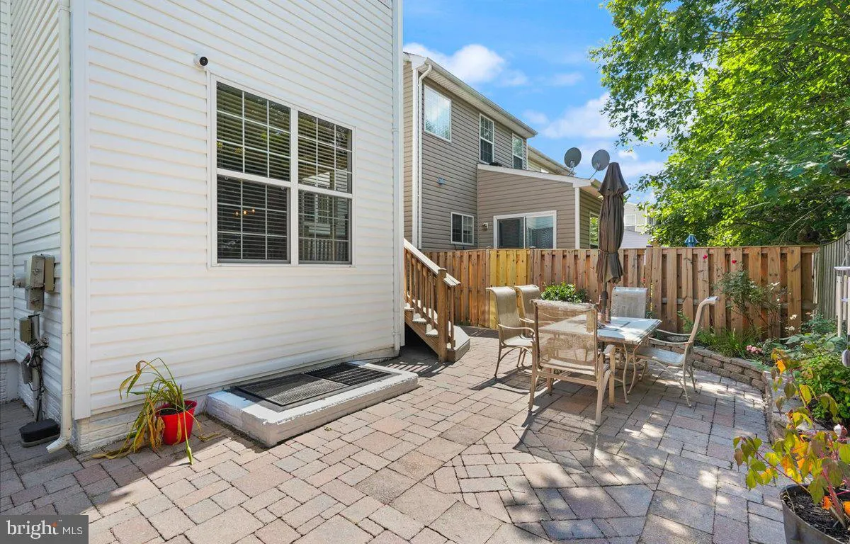 Lorton, Virginia 22079, United States, 3 Bedrooms Bedrooms, ,4 BathroomsBathrooms,Residential,Pending,203503