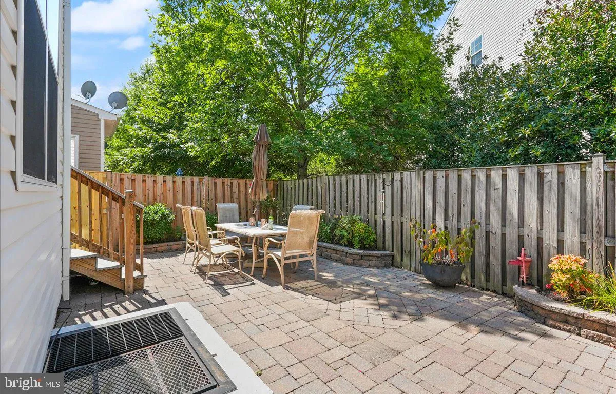 Lorton, Virginia 22079, United States, 3 Bedrooms Bedrooms, ,4 BathroomsBathrooms,Residential,Pending,203503