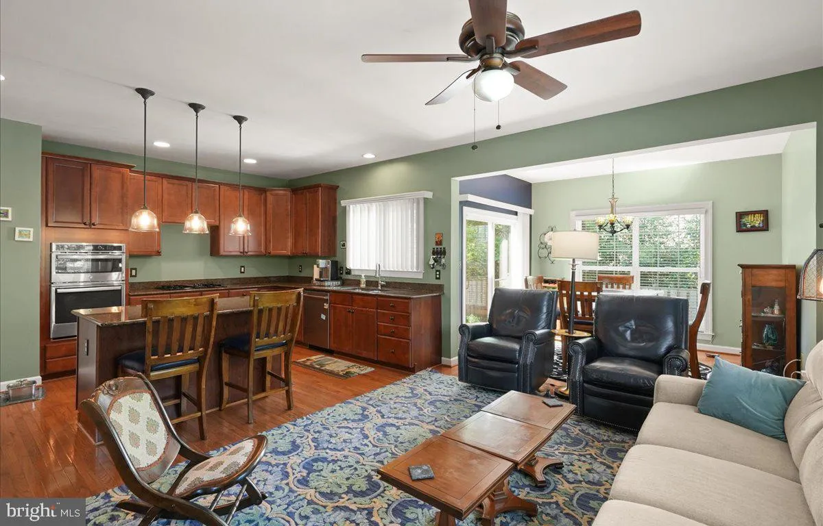 Lorton, Virginia 22079, United States, 3 Bedrooms Bedrooms, ,4 BathroomsBathrooms,Residential,Pending,203503