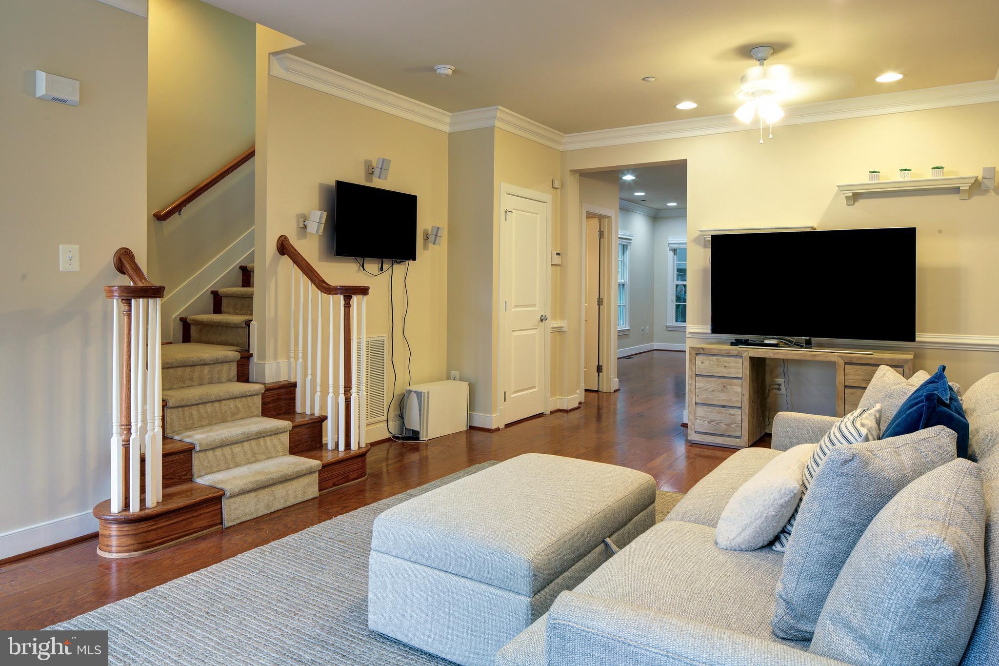 MURRAY HILL - Residential