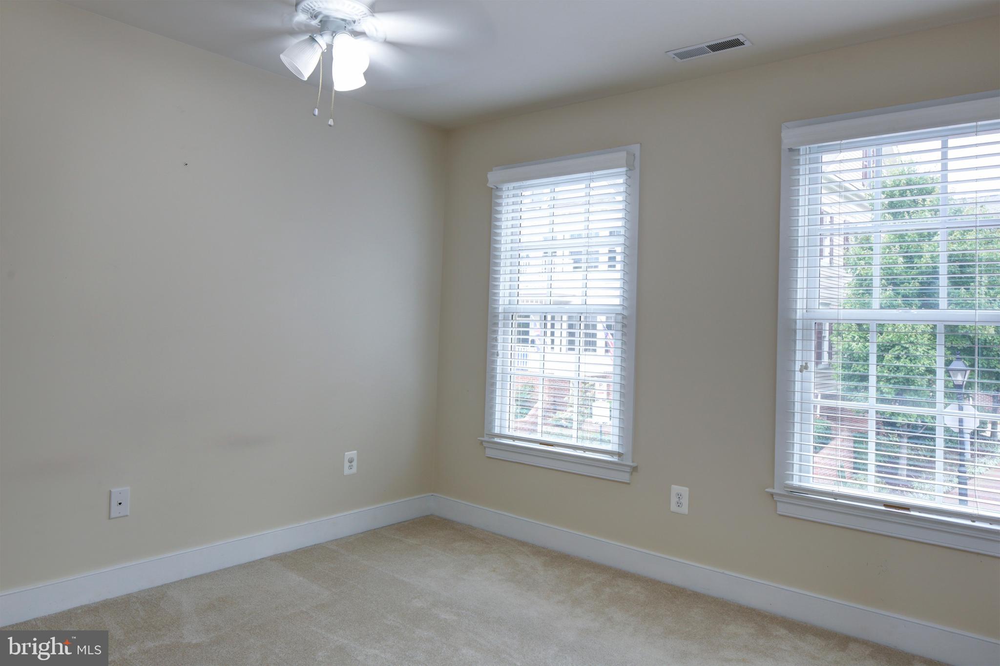 MURRAY HILL - Residential