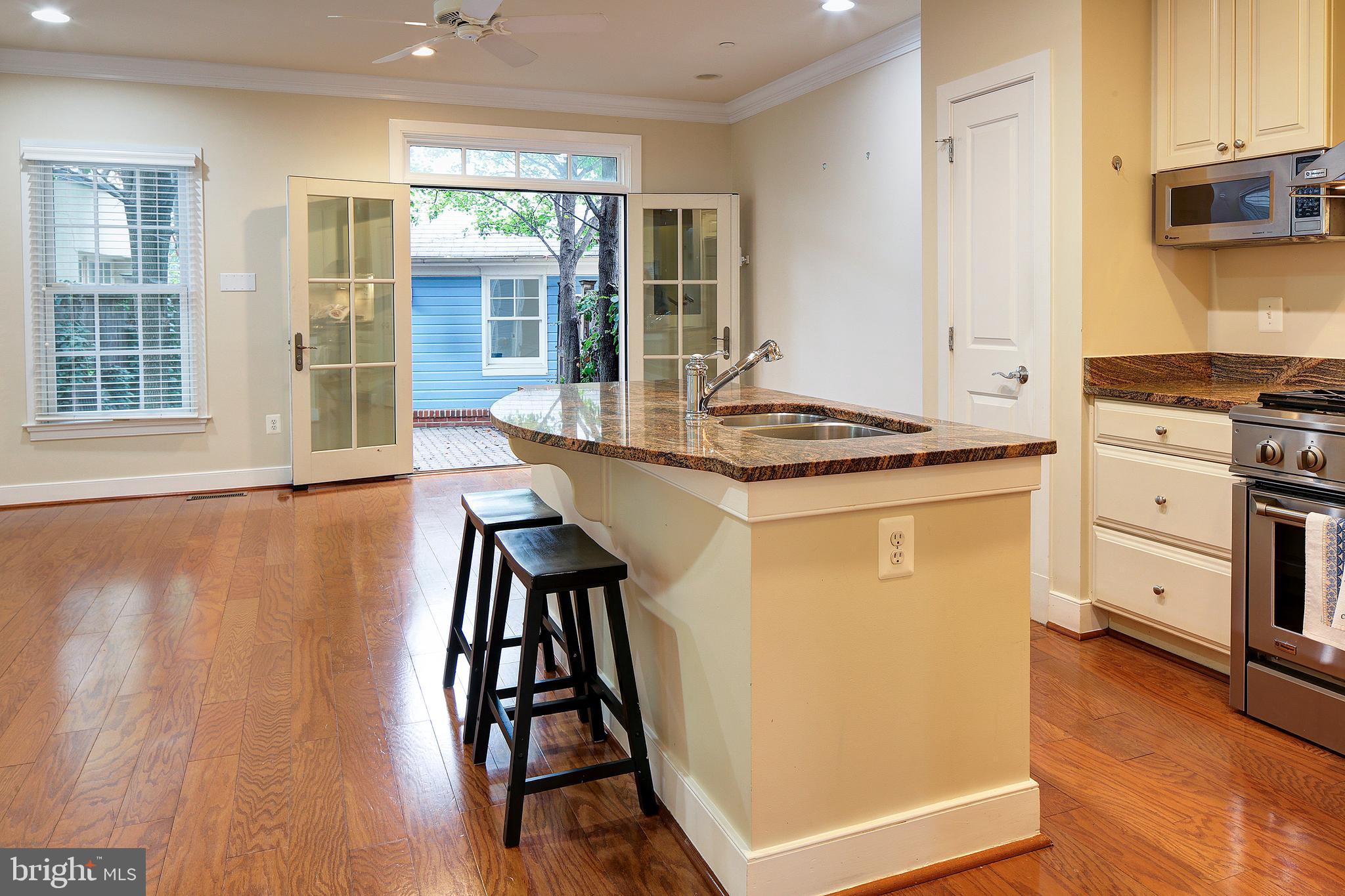 MURRAY HILL - Residential