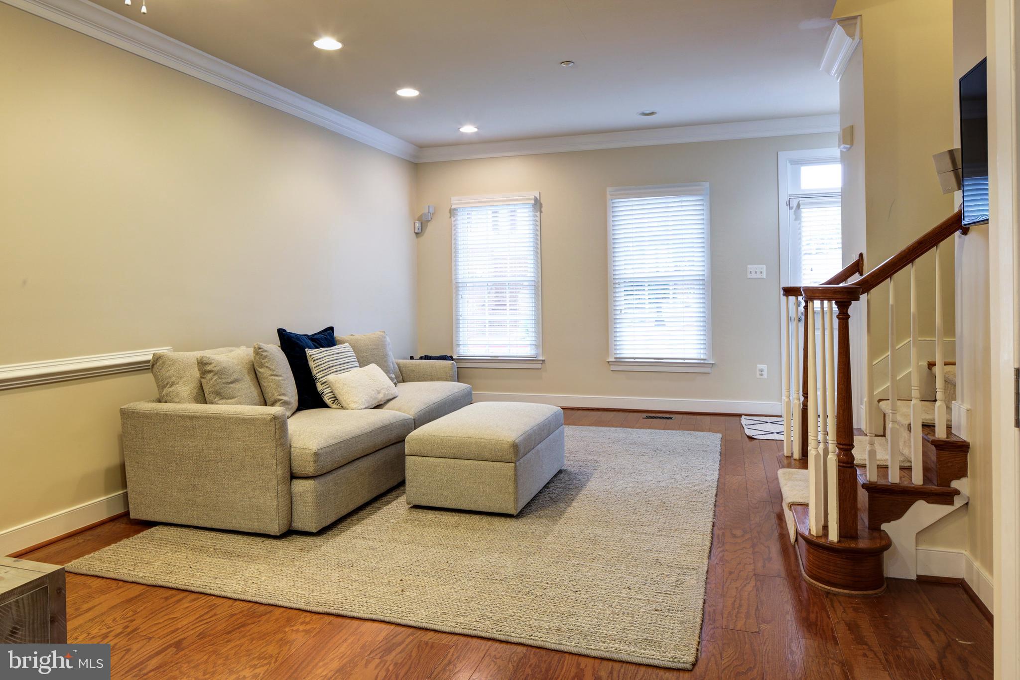 MURRAY HILL - Residential