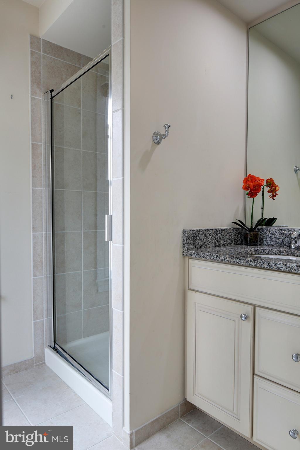 MURRAY HILL - Residential