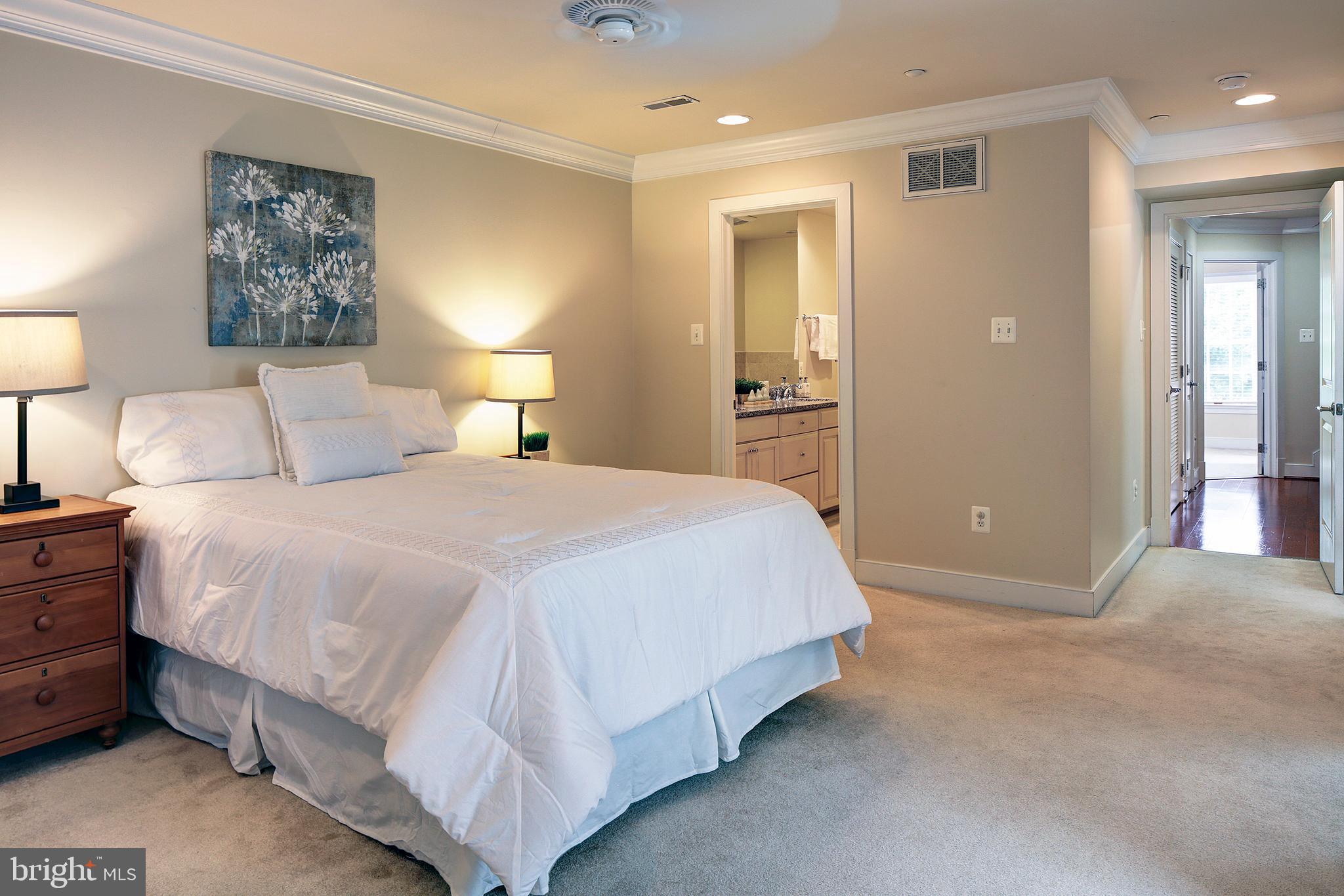 MURRAY HILL - Residential