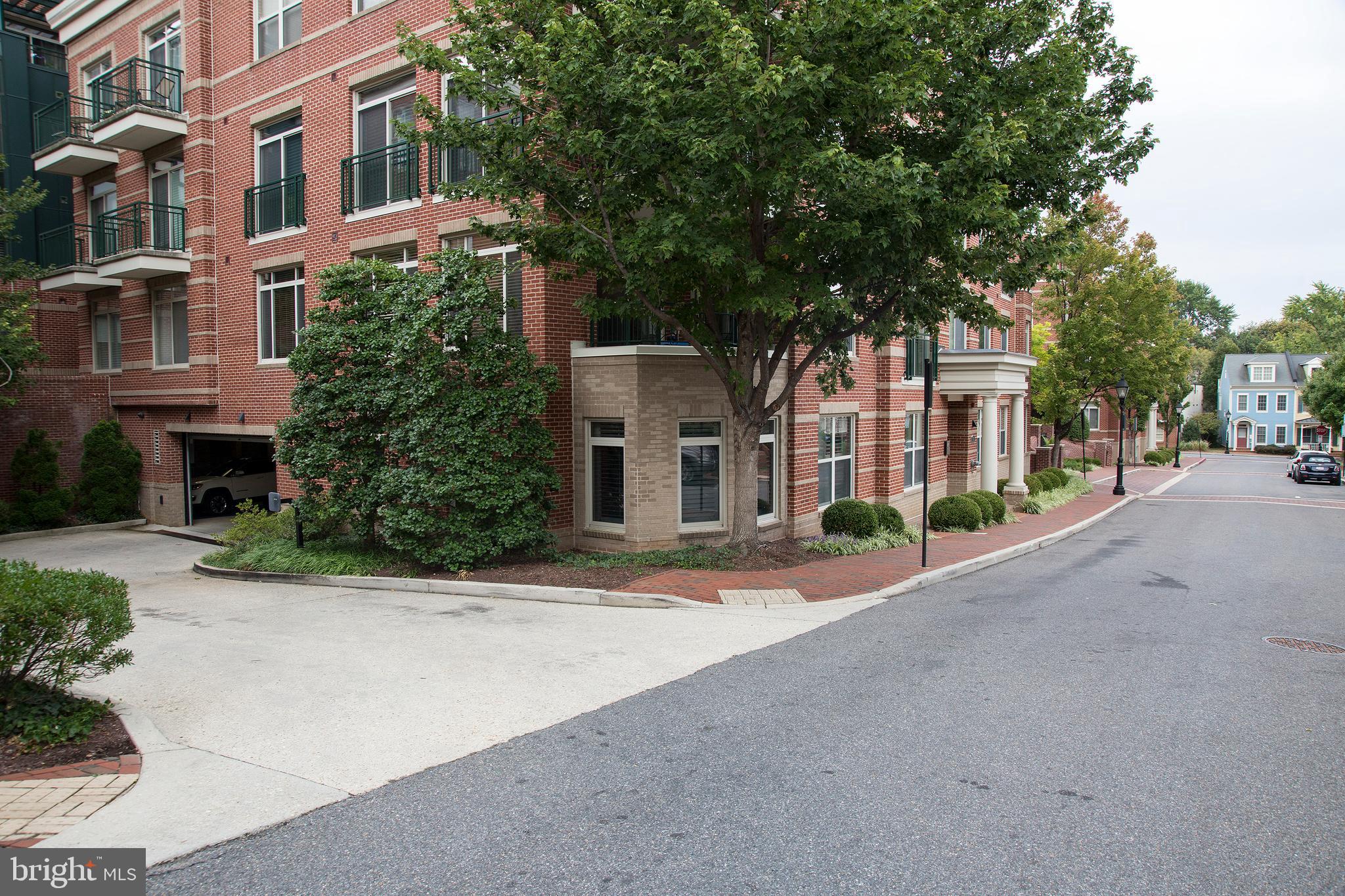 MURRAY HILL - Residential