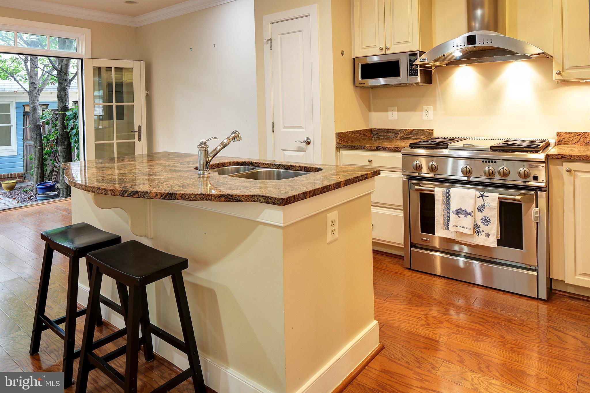 MURRAY HILL - Residential