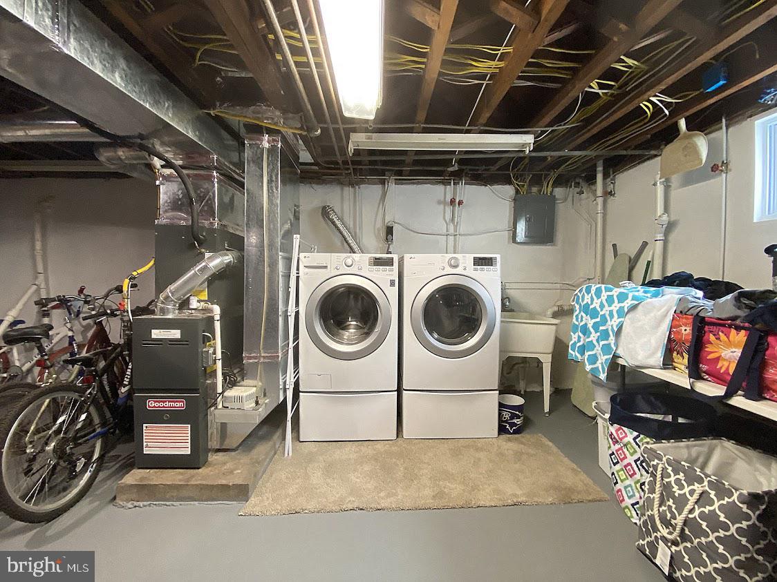 CEDAR CREST - Residential