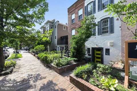 MLS: DCDC2273956
