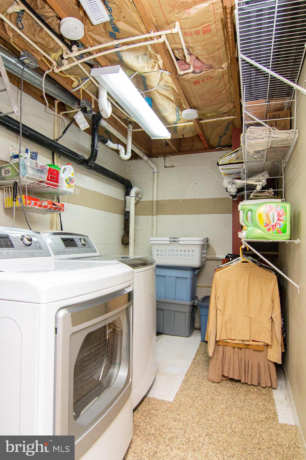 PINEY RUN ESTATES - Residential