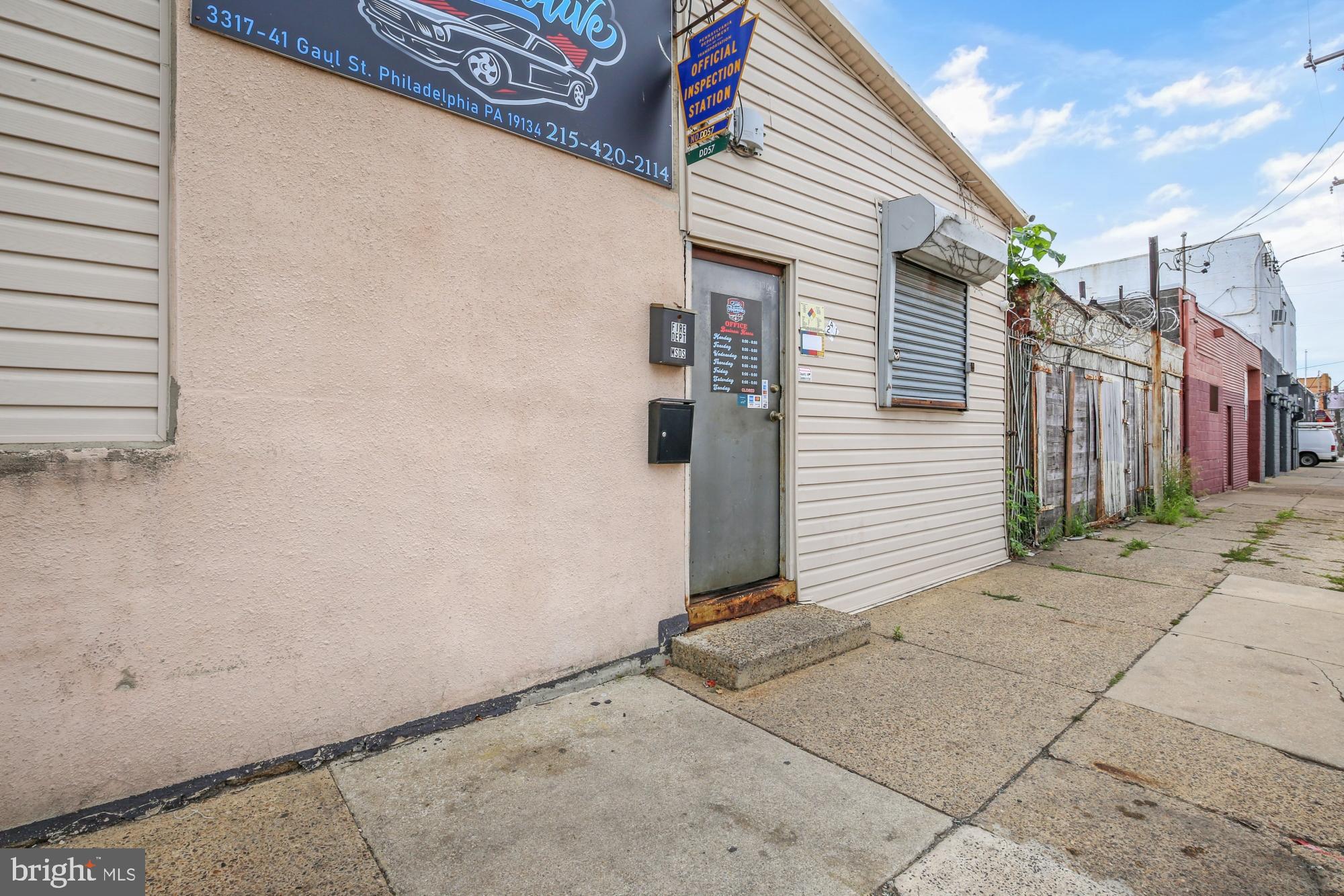 PORT RICHMOND - Commercial Sale