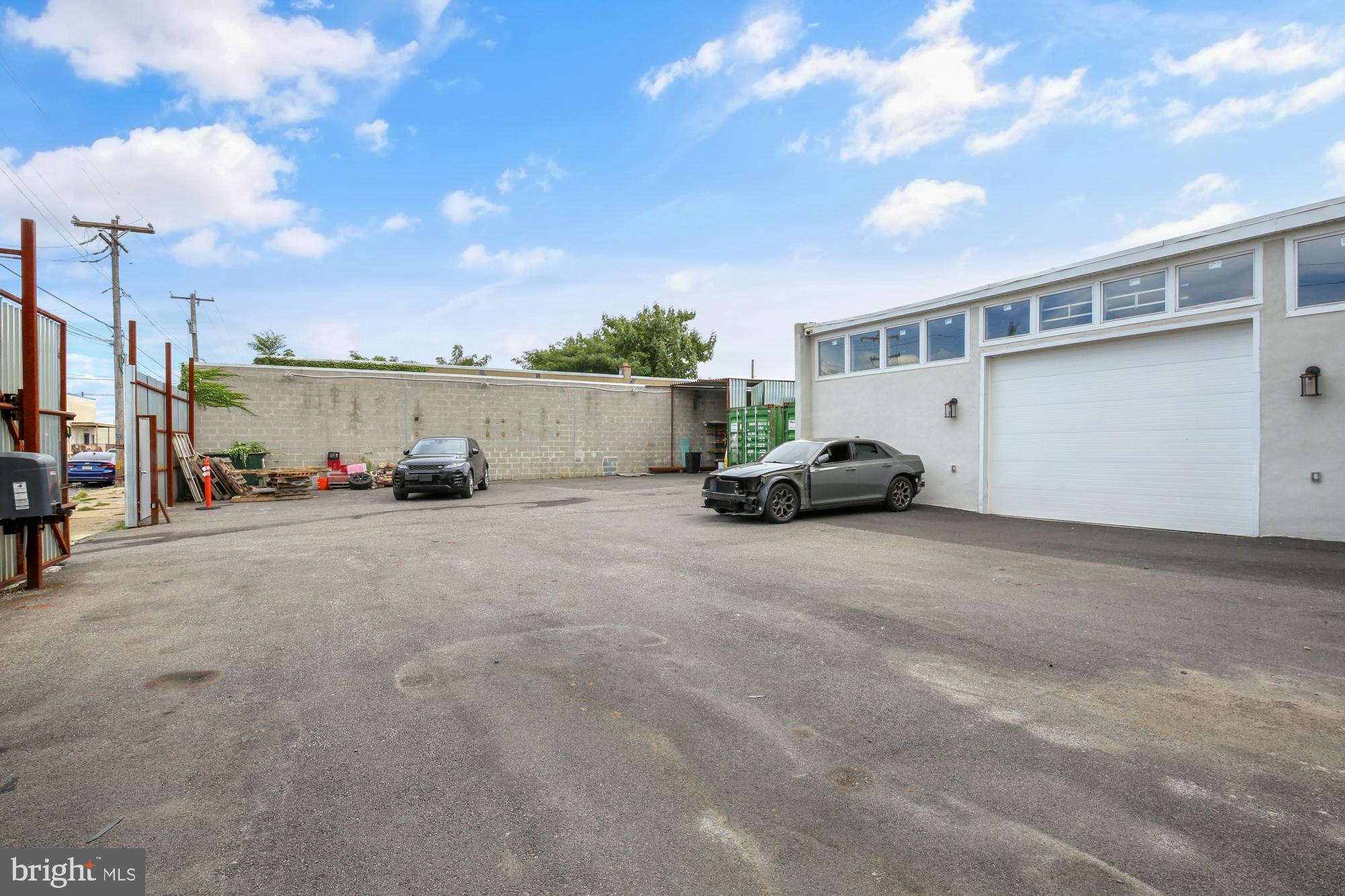 PORT RICHMOND - Commercial Sale