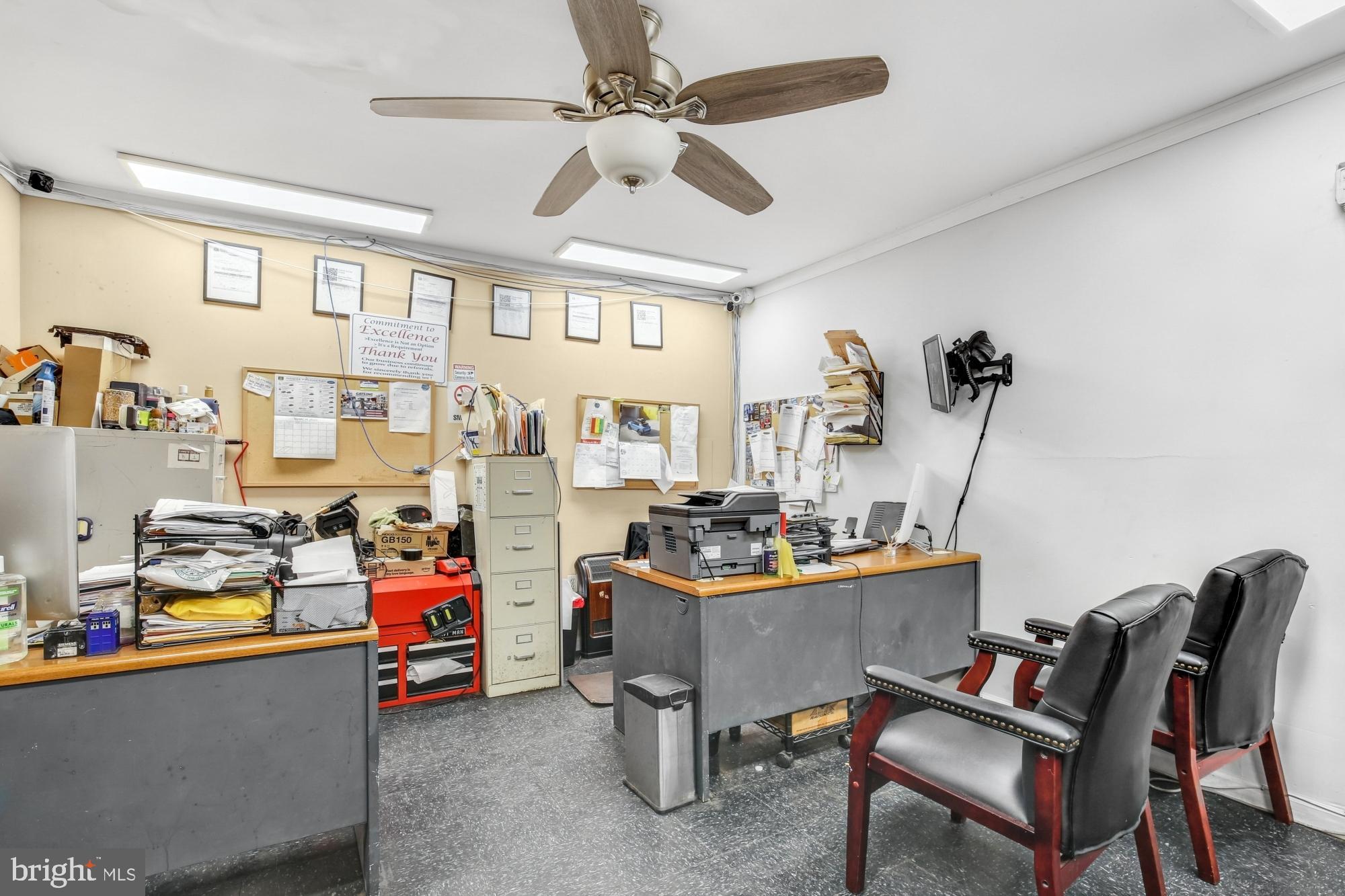 PORT RICHMOND - Commercial Sale