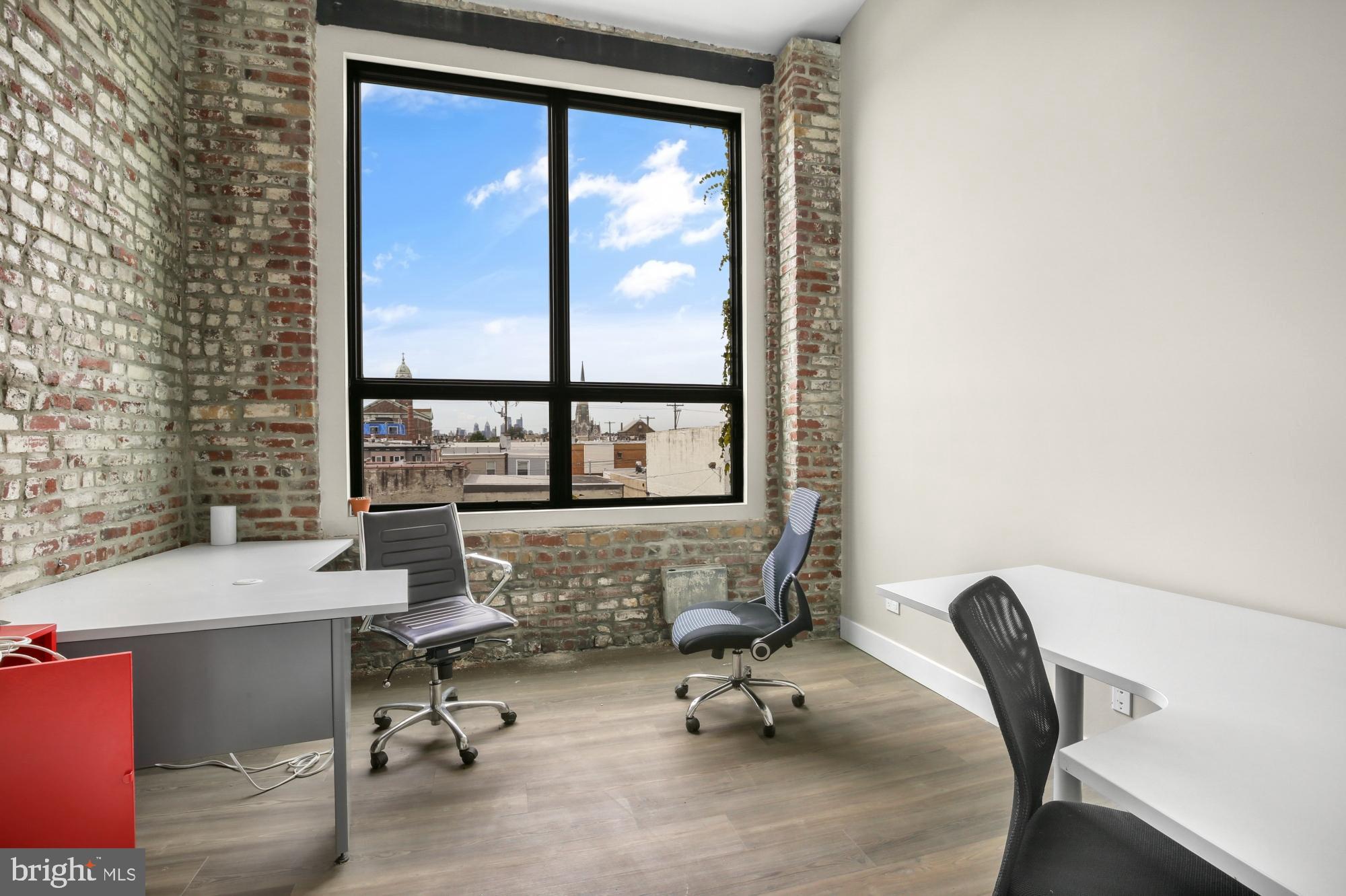 PORT RICHMOND - Commercial Sale