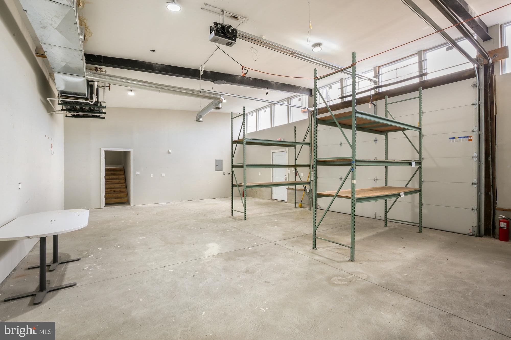 PORT RICHMOND - Commercial Sale