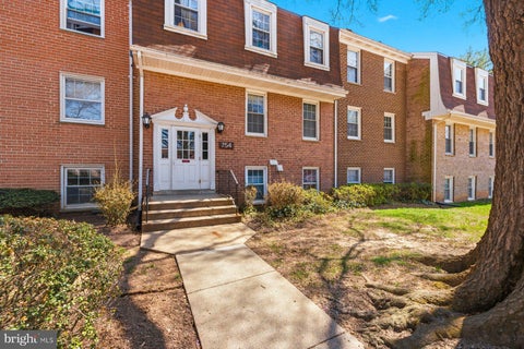 Condo For Sale - 754 Quince Orchard Boulevard #102<br/> Montgomery County, GAITHERSBURG, MD 20878
