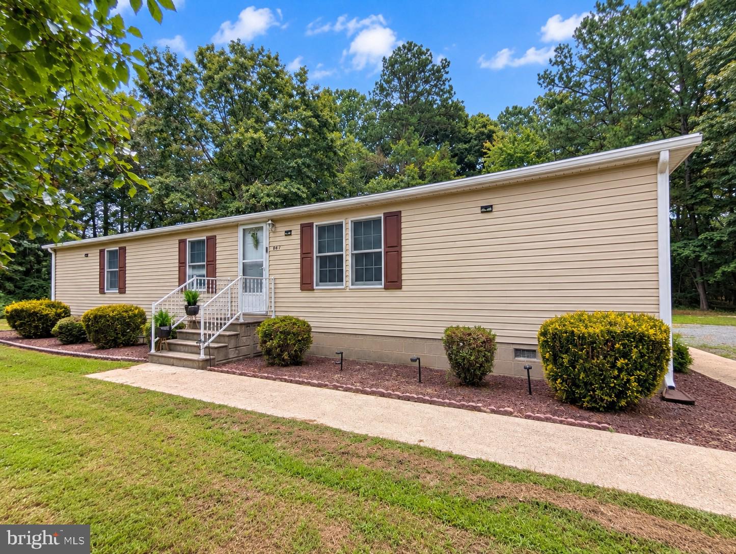 867 LOG CABIN ROAD