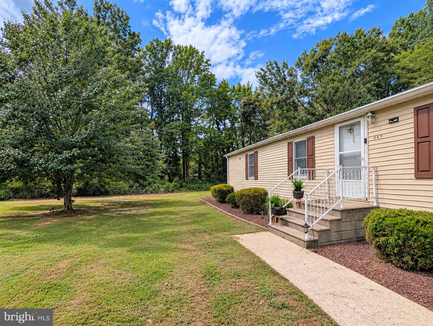 867 LOG CABIN ROAD