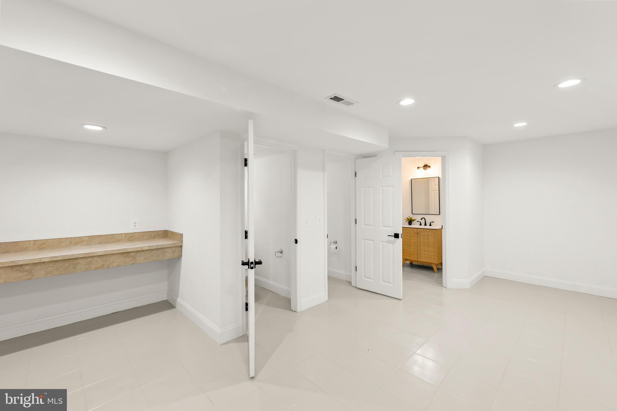 RAVENWOOD ESTATES - Residential