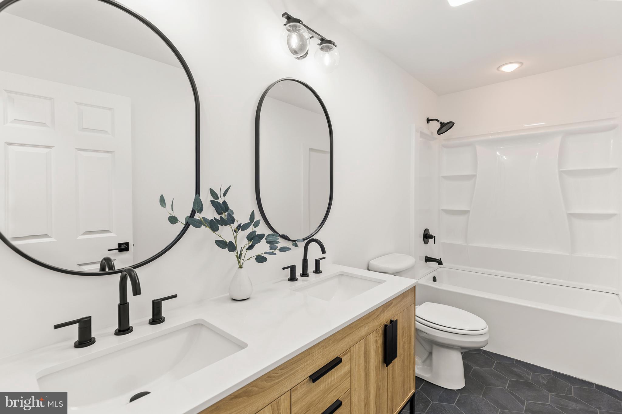 RAVENWOOD ESTATES - Residential