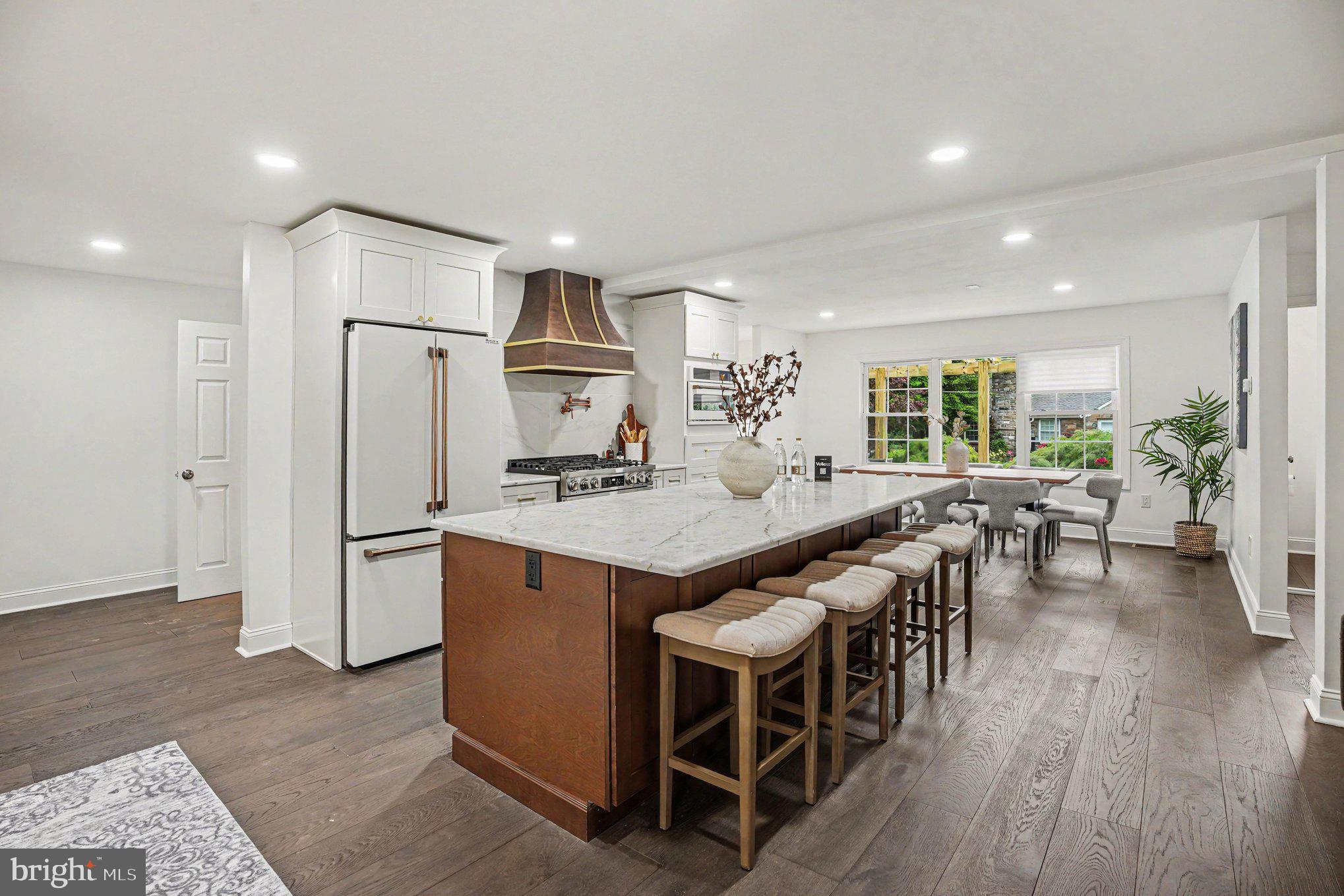 COLLEGE PARK - Residential