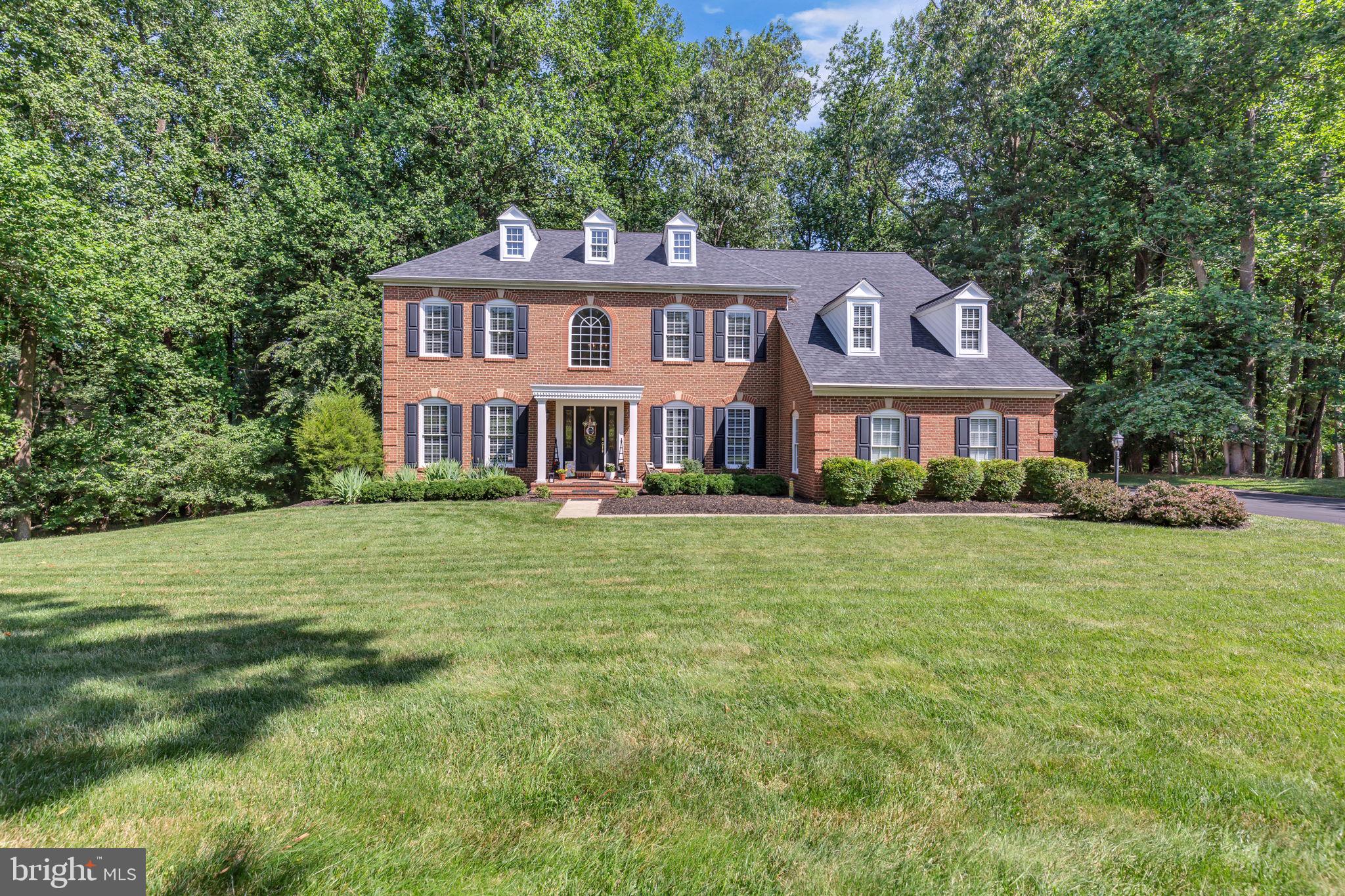 8 FALLING WATER COURT