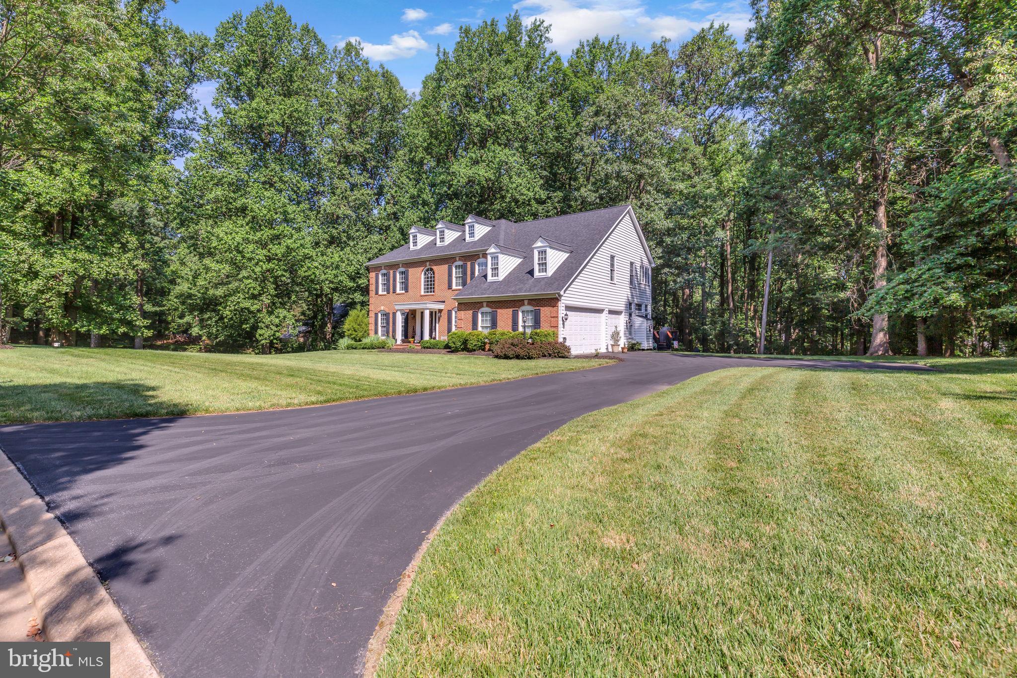 8 FALLING WATER COURT