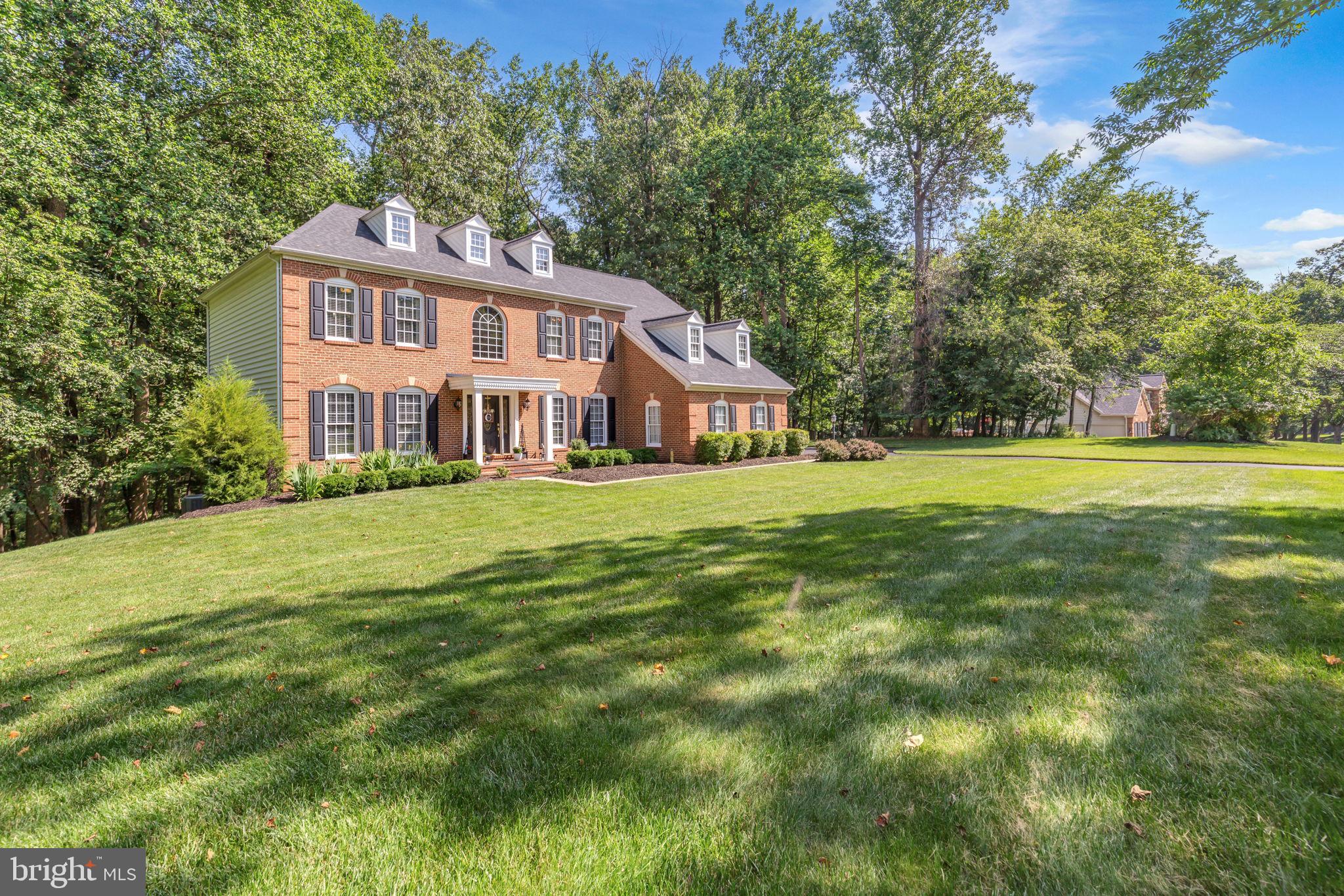 8 FALLING WATER COURT