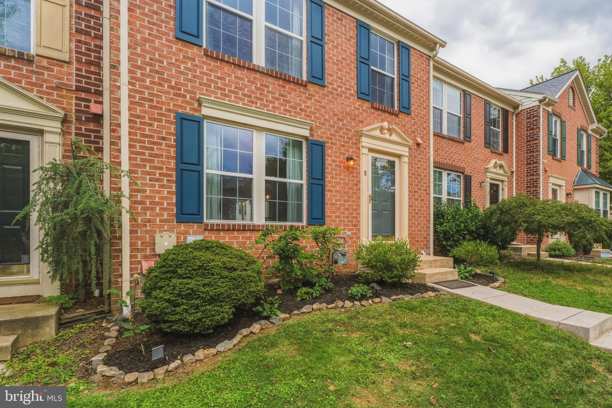 5 SILVER BIRCH COURT