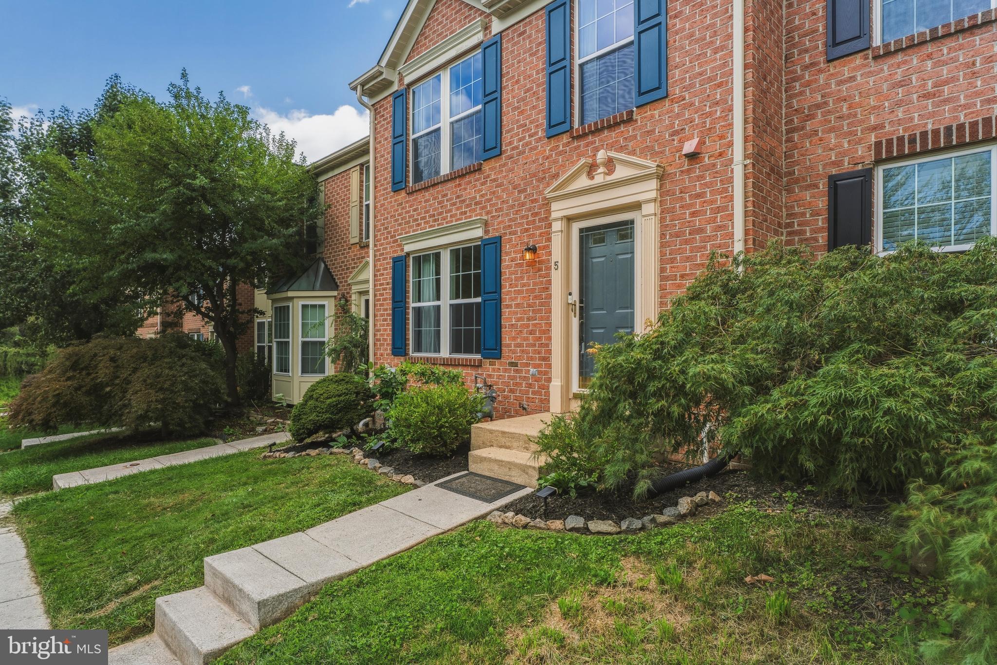 5 SILVER BIRCH COURT