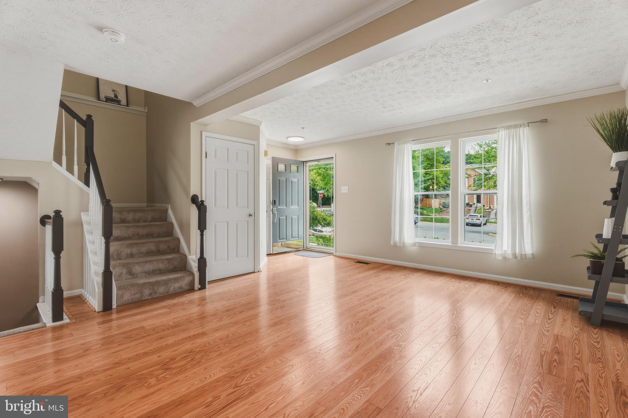 5 SILVER BIRCH COURT