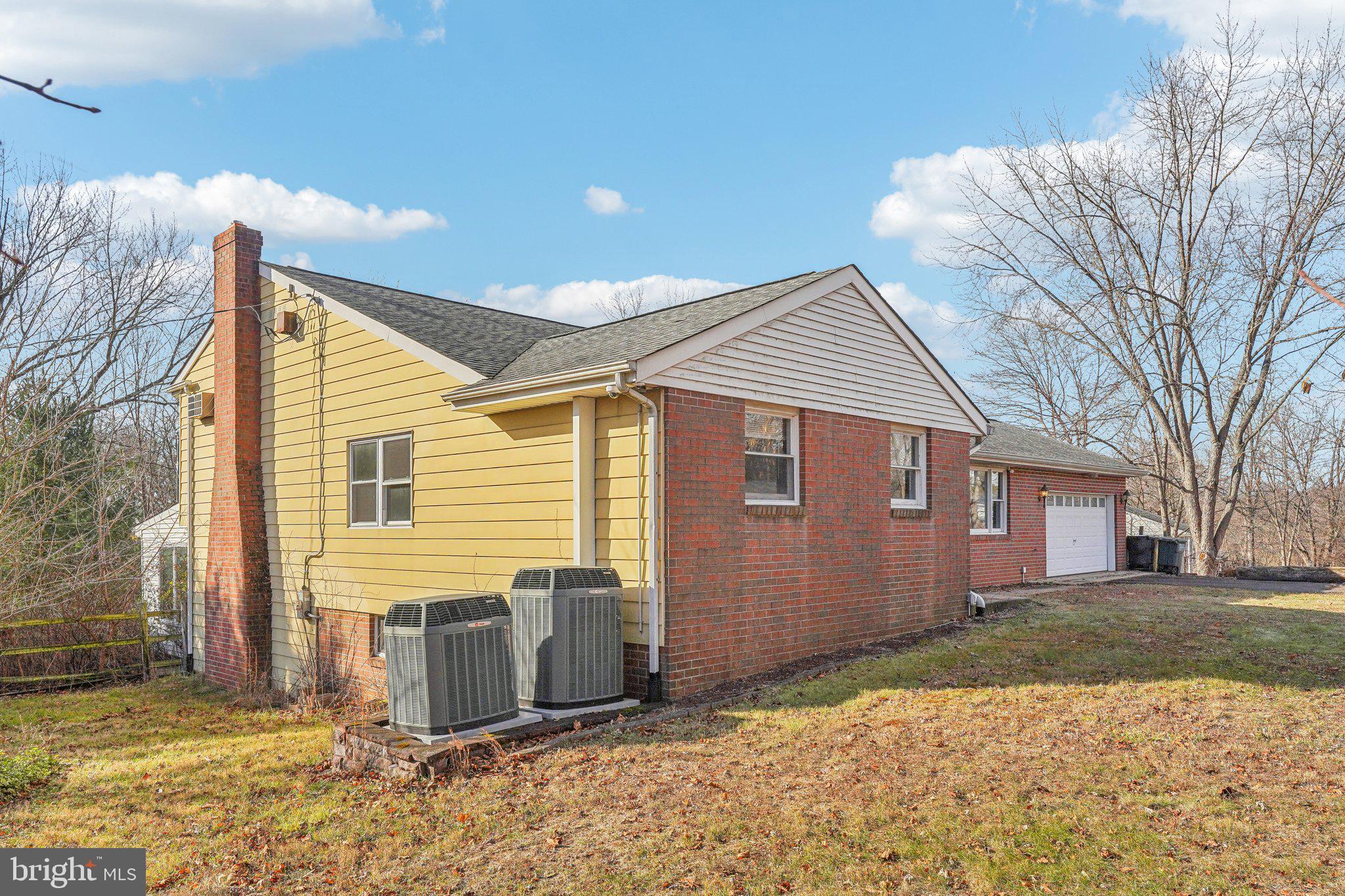 IVYLAND VILLAGE - Residential