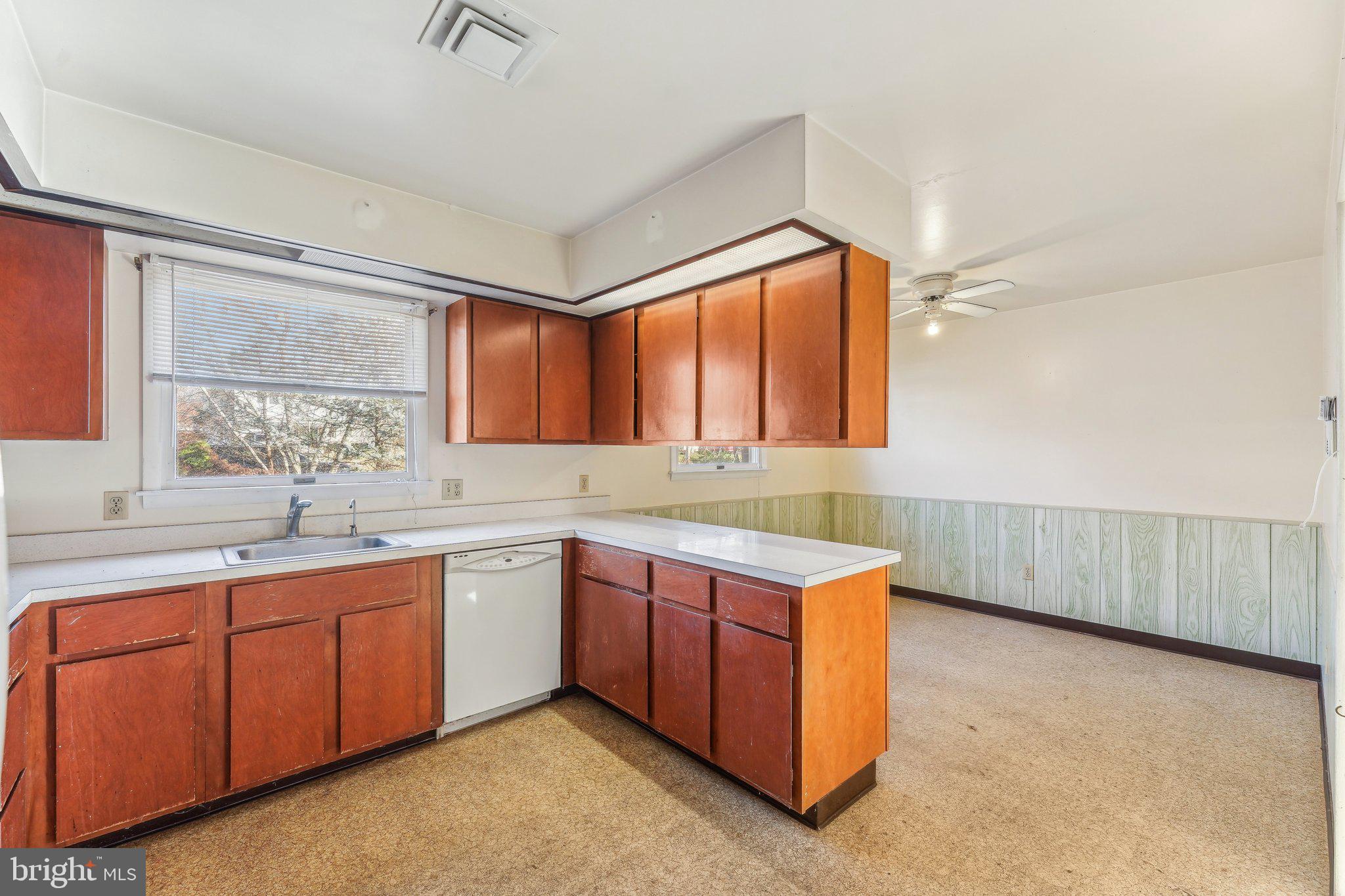 IVYLAND VILLAGE - Residential