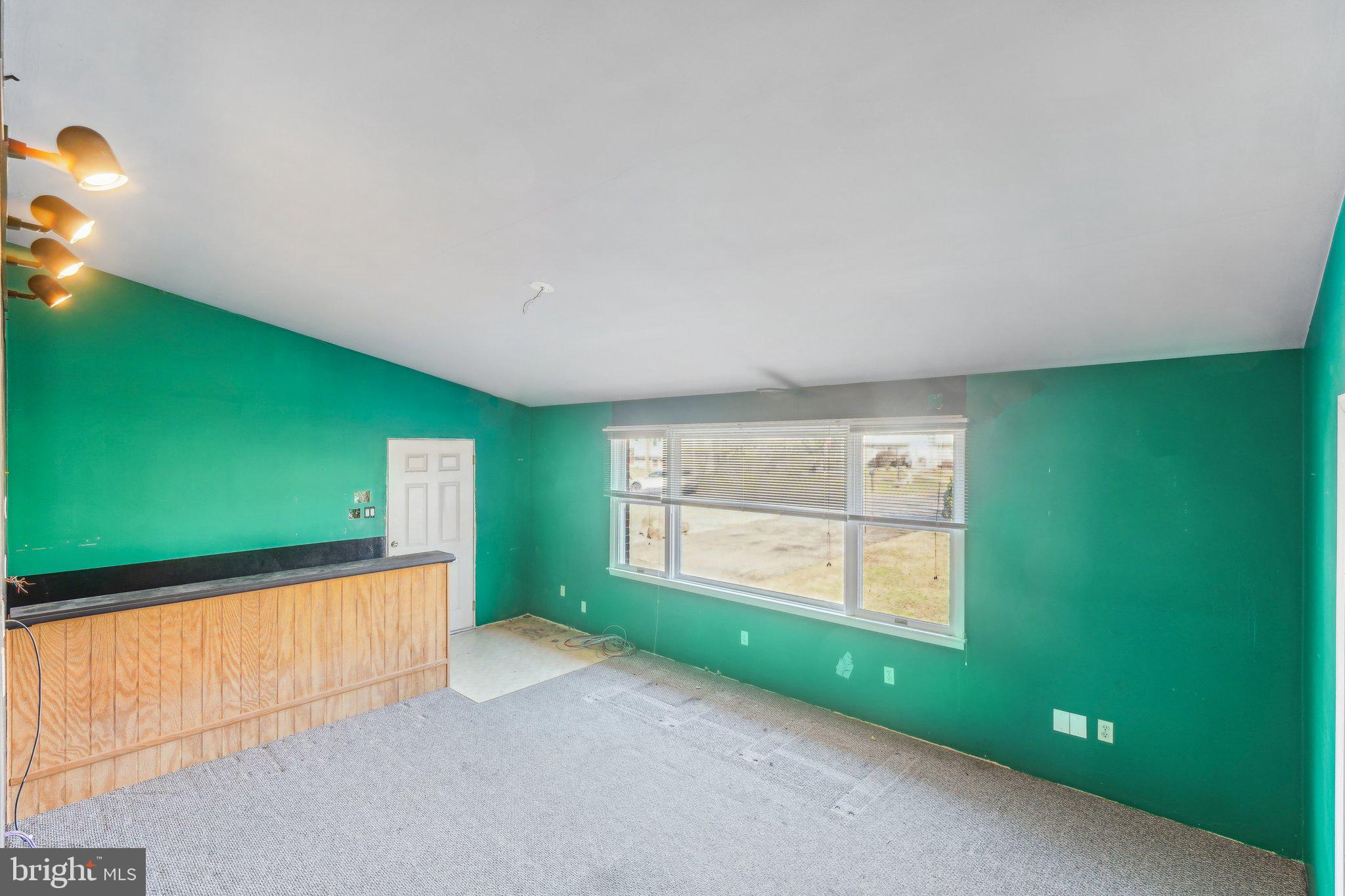 IVYLAND VILLAGE - Residential