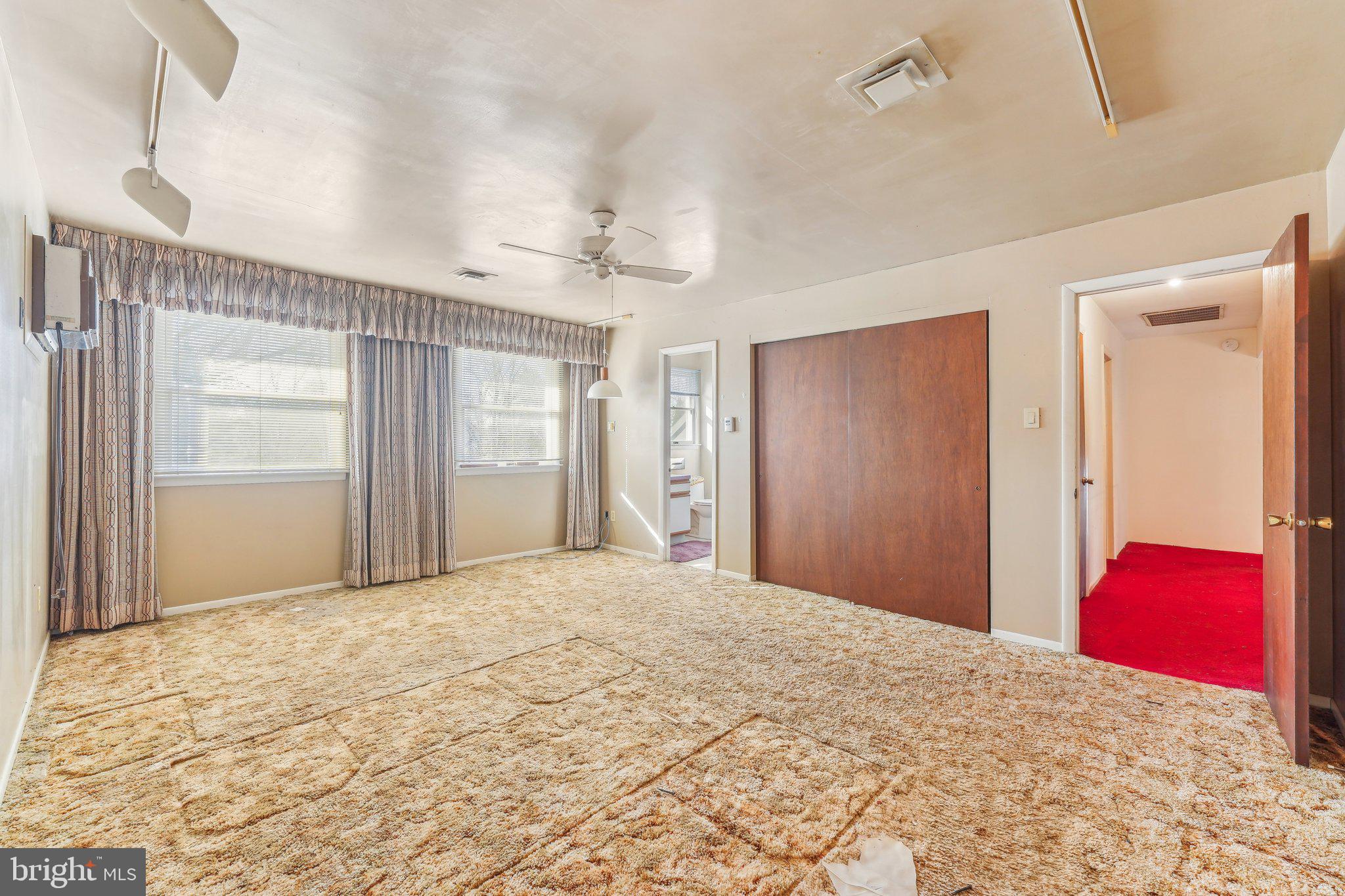 IVYLAND VILLAGE - Residential