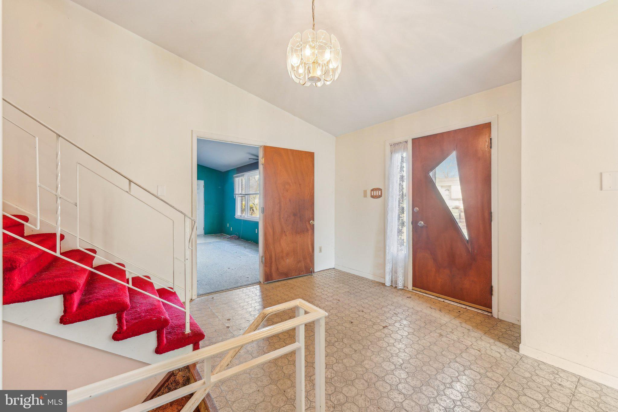 IVYLAND VILLAGE - Residential