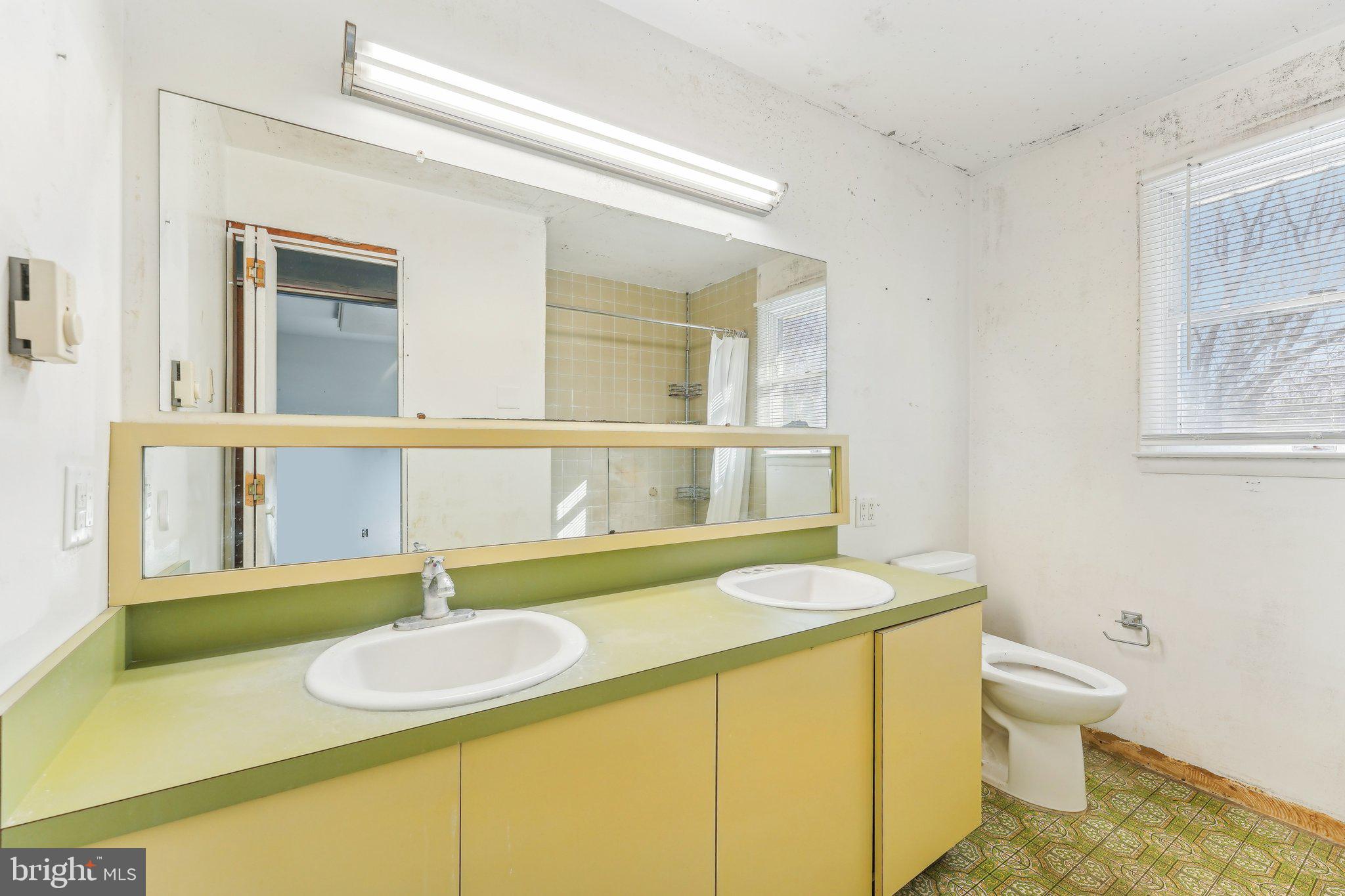 IVYLAND VILLAGE - Residential