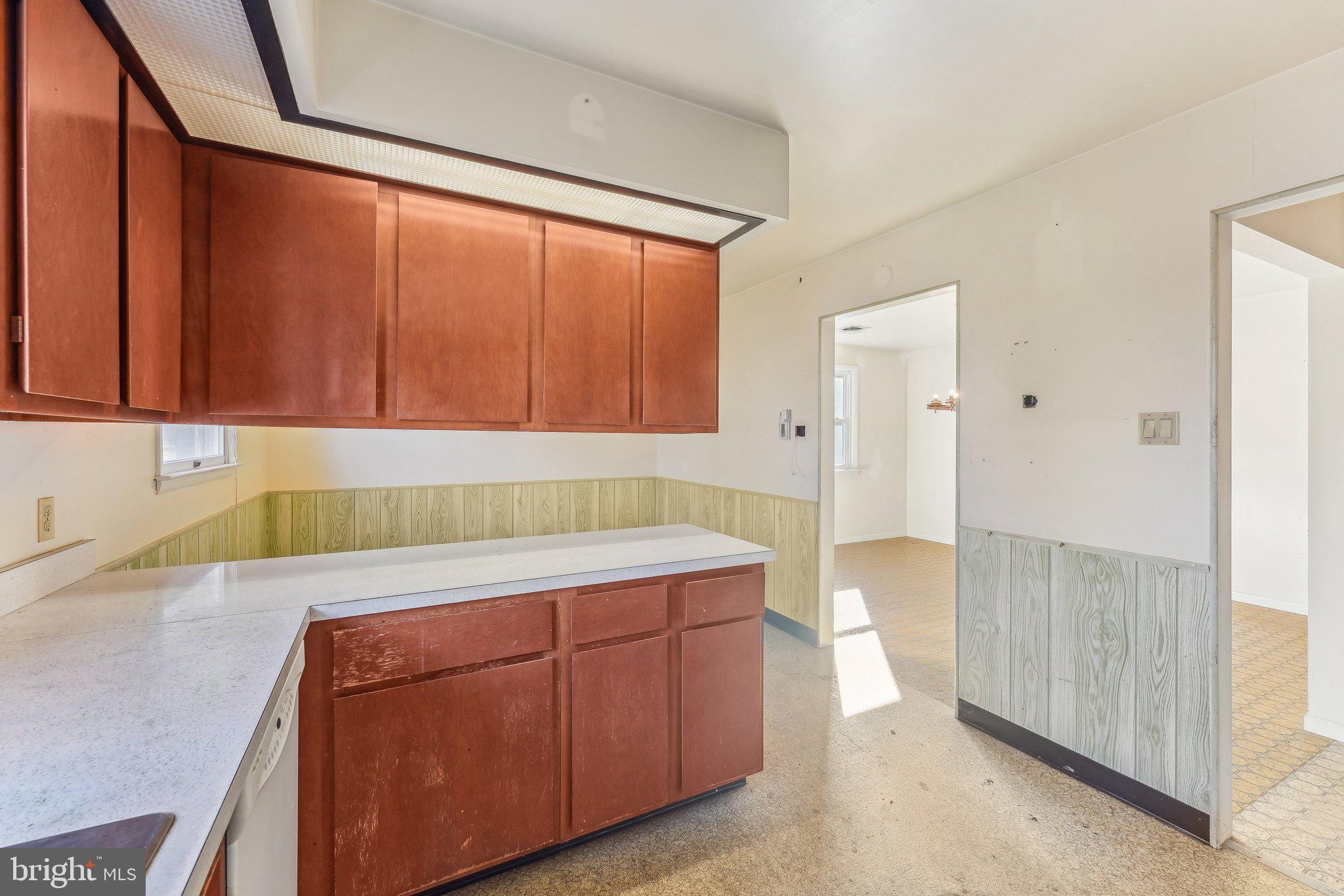 IVYLAND VILLAGE - Residential