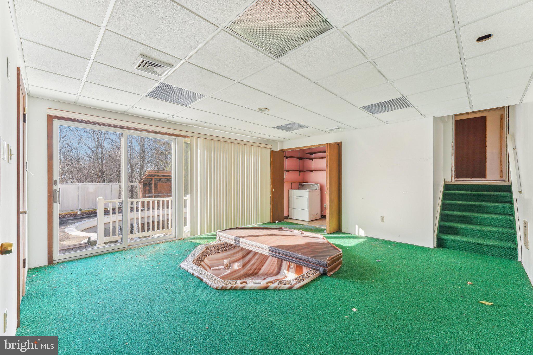 IVYLAND VILLAGE - Residential