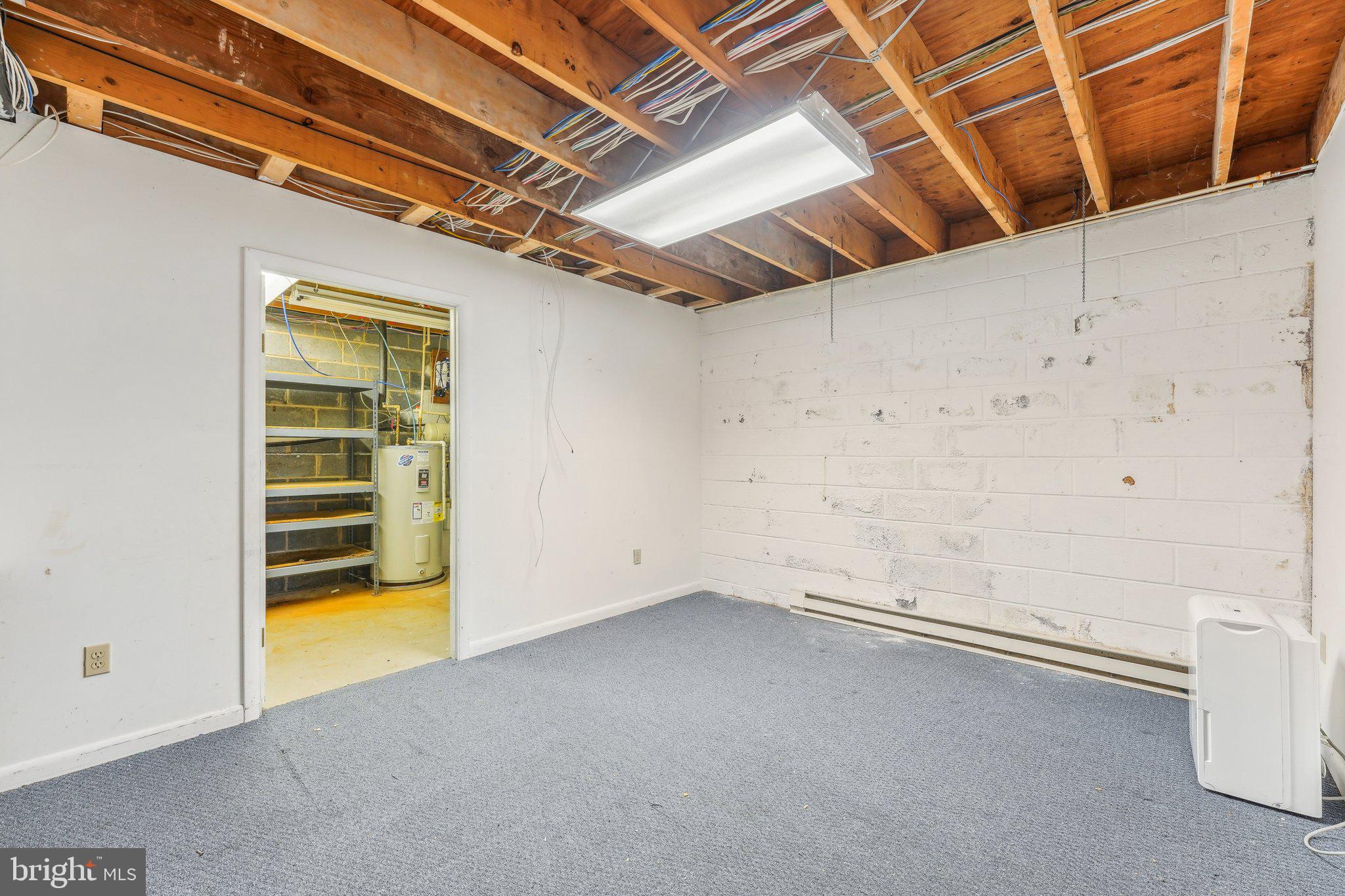 IVYLAND VILLAGE - Residential