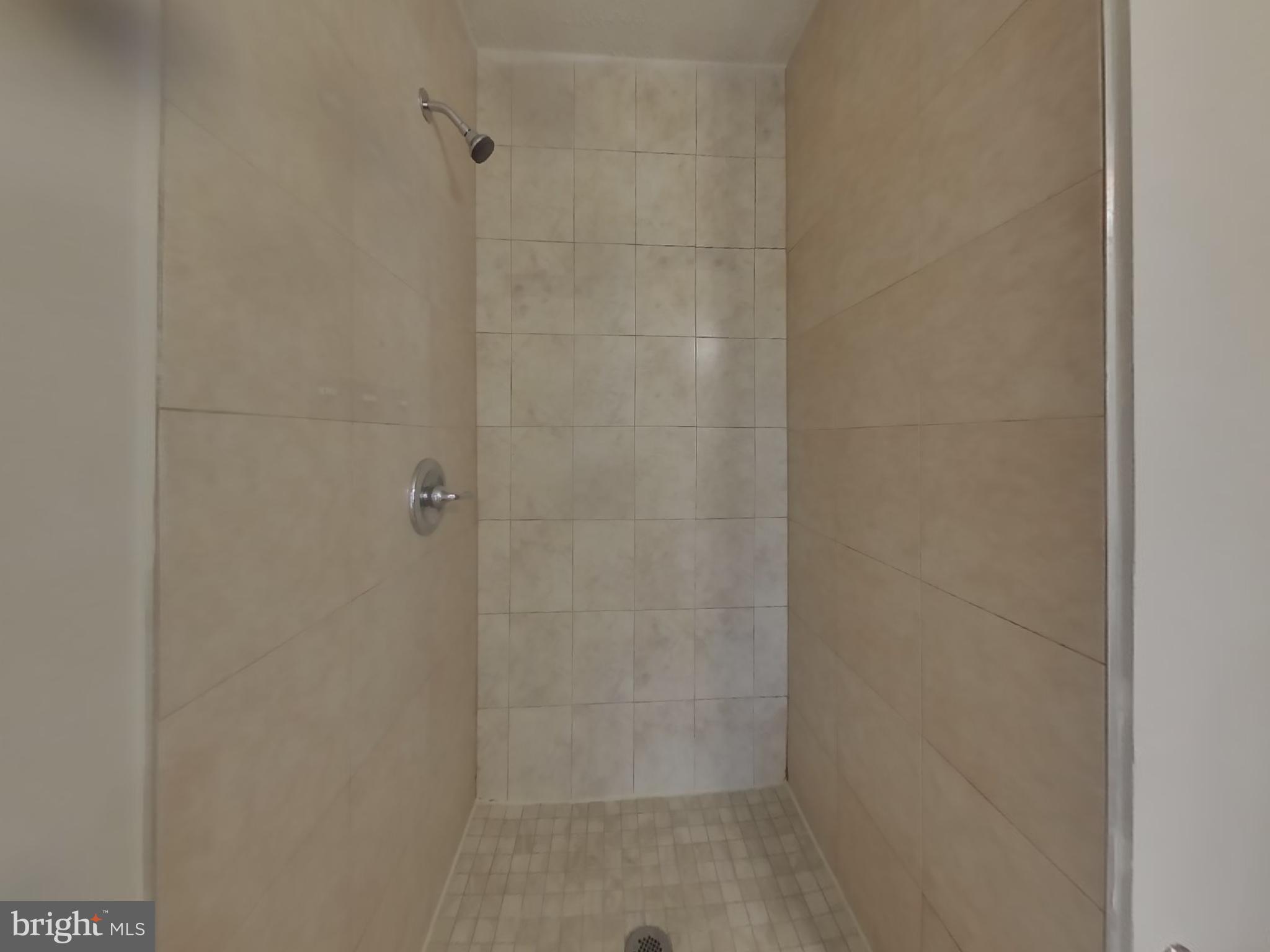 BONIWOOD - PLAT FOUR - Residential Lease