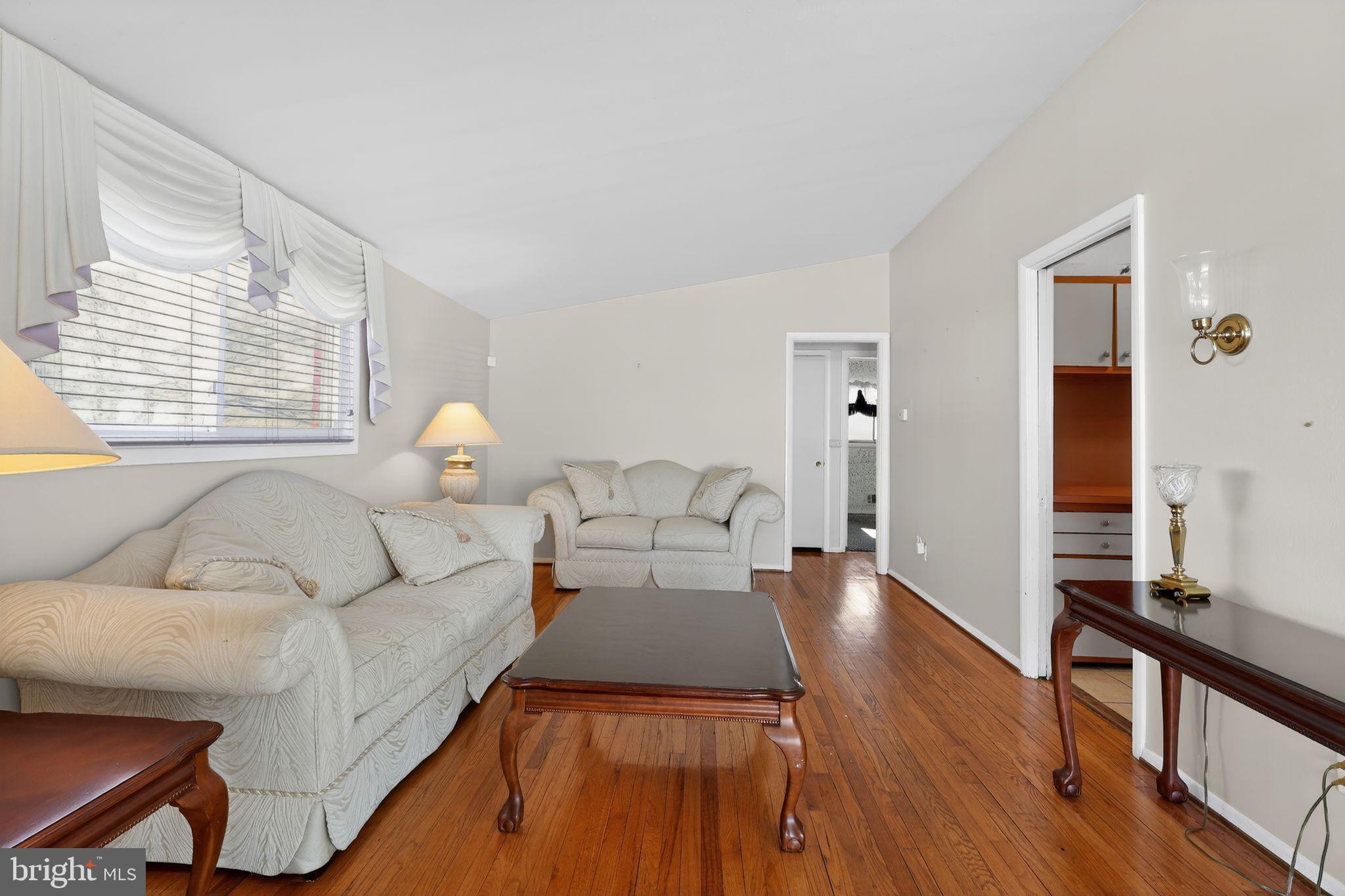 WILLIAMSBURG - Residential