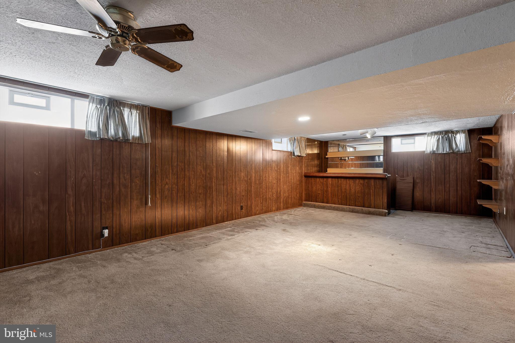 WILLIAMSBURG - Residential